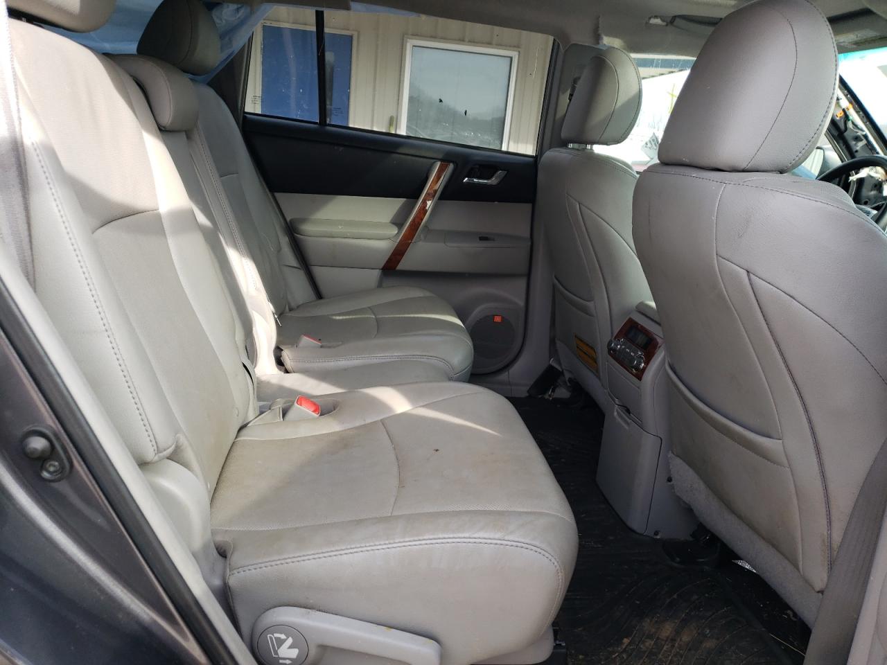 Photo 6 from auction – 2012 TOYOTA HIGHLANDER with VIN 5TDYK3EH5CS082032