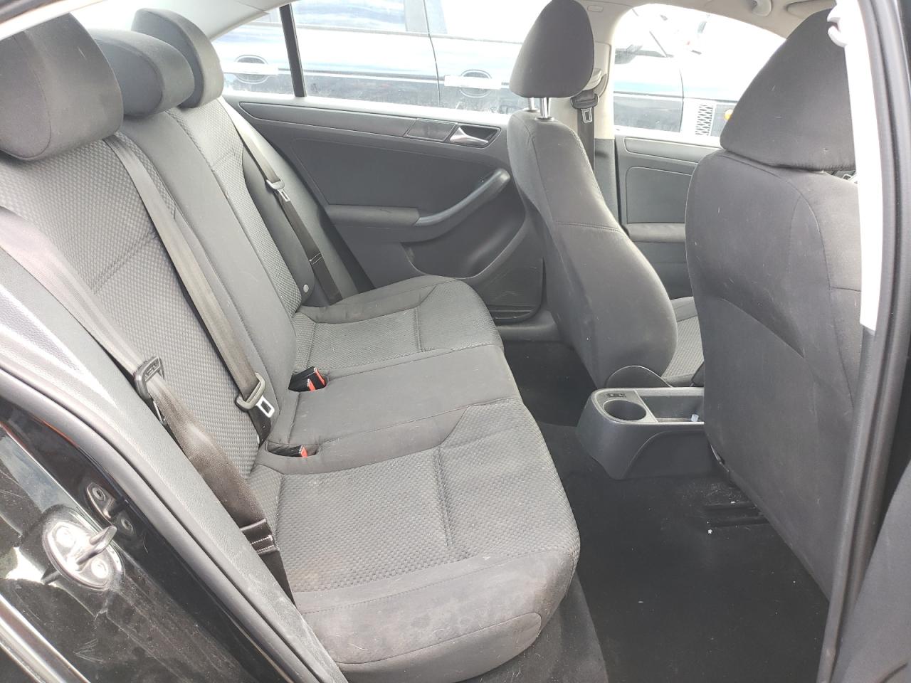 Photo 6 from auction – 2011 VOLKSWAGEN JETTA BASE with VIN 3VW2K7AJ3BM019027