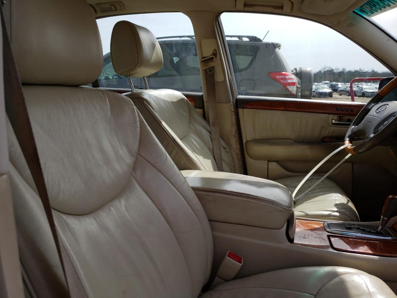 Photo 5 from auction – 2001 LEXUS LS 430 with VIN JTHBN30FX10025939