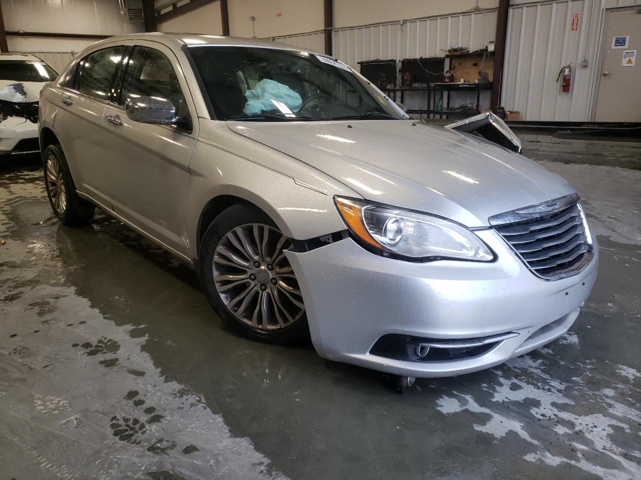CHRYSLER 200 LIMITE 2012 with VIN 1C3CCBCG3CN113171 - Photo from auction