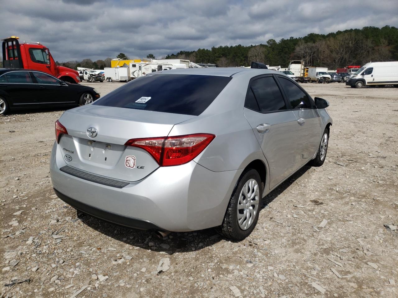 Photo 4 from auction – 2017 TOYOTA COROLLA L with VIN 5YFBURHEXHP706217