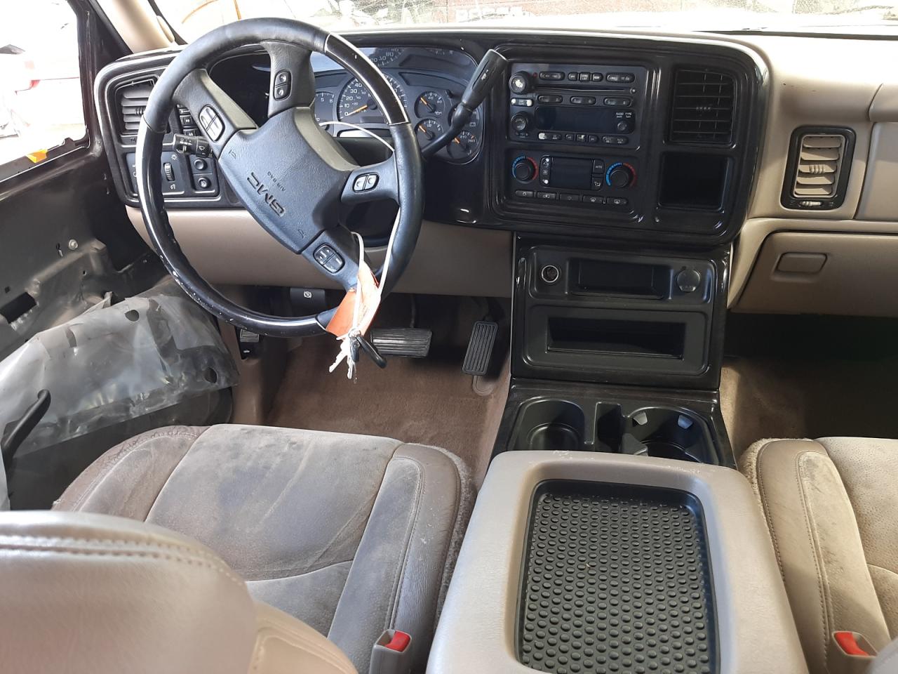 Photo 9 from auction – 2005 GMC NEW SIERRA with VIN 2GTEK13T551124921