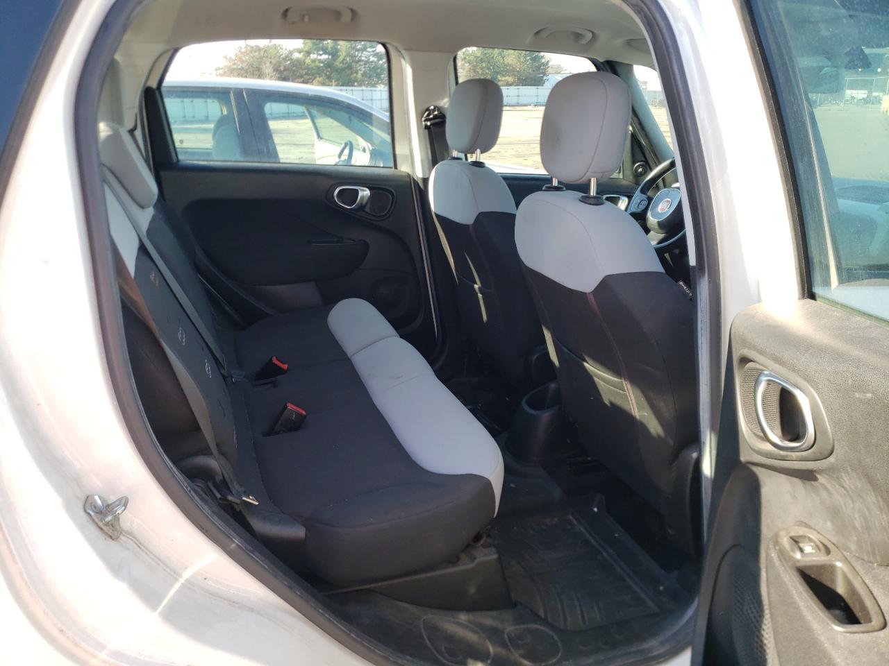 Photo 6 from auction – 2014 FIAT 500L with VIN ZFBCFAAH8EZ003126