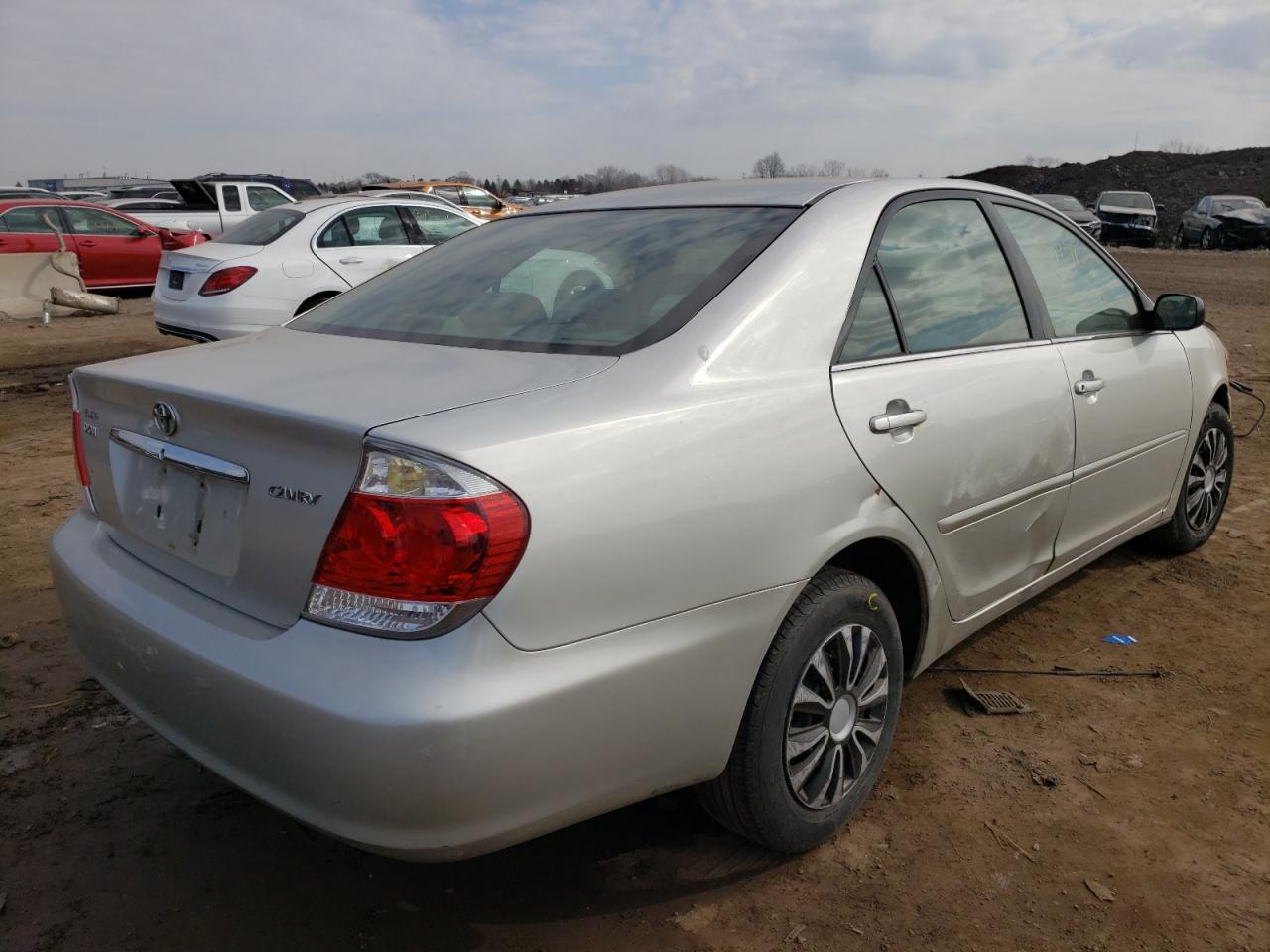 Photo 4 from auction – 2005 TOYOTA CAMRY LE with VIN 4T1BE32K95U952677