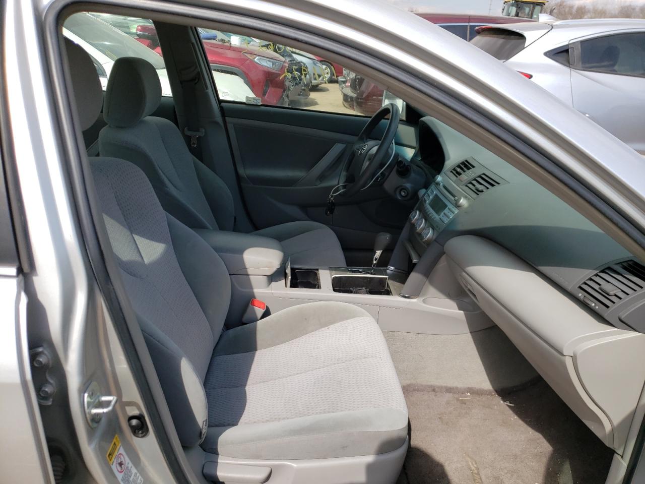 Photo 5 from auction – 2011 TOYOTA CAMRY BASE with VIN 4T4BF3EK5BR115533