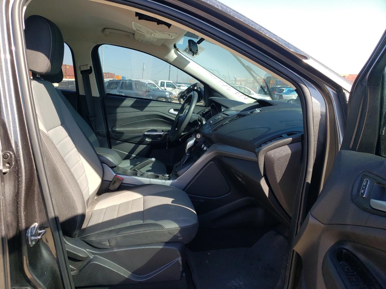Photo 5 from auction – 2016 FORD ESCAPE SE with VIN 1FMCU0G70GUA50822