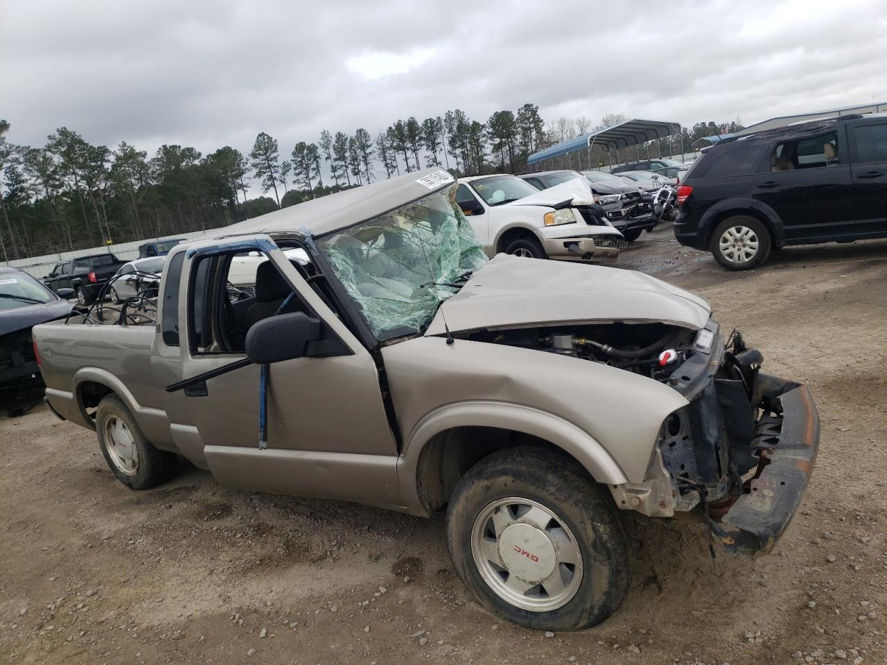 GMC SONOMA 2003 with VIN 1GTCS19X238210456 - Photo from auction