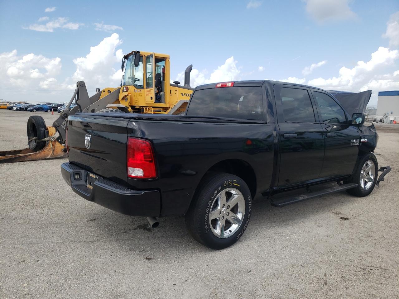 Photo 4 from auction – 2018 RAM 1500 ST with VIN 3C6RR6KT5JG264150