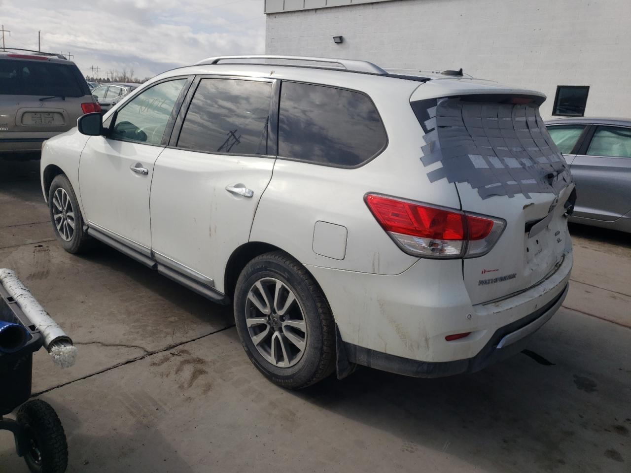 Photo 3 from auction – 2014 NISSAN PATHFINDER with VIN 5N1AR2MM3EC656410
