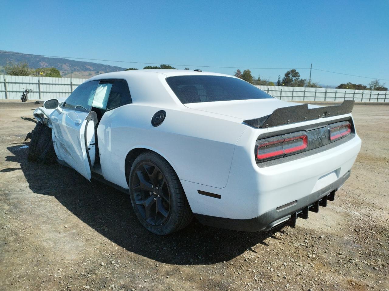 Photo 3 from auction – 2020 DODGE CHALLENGER with VIN 2C3CDZAG4LH243817