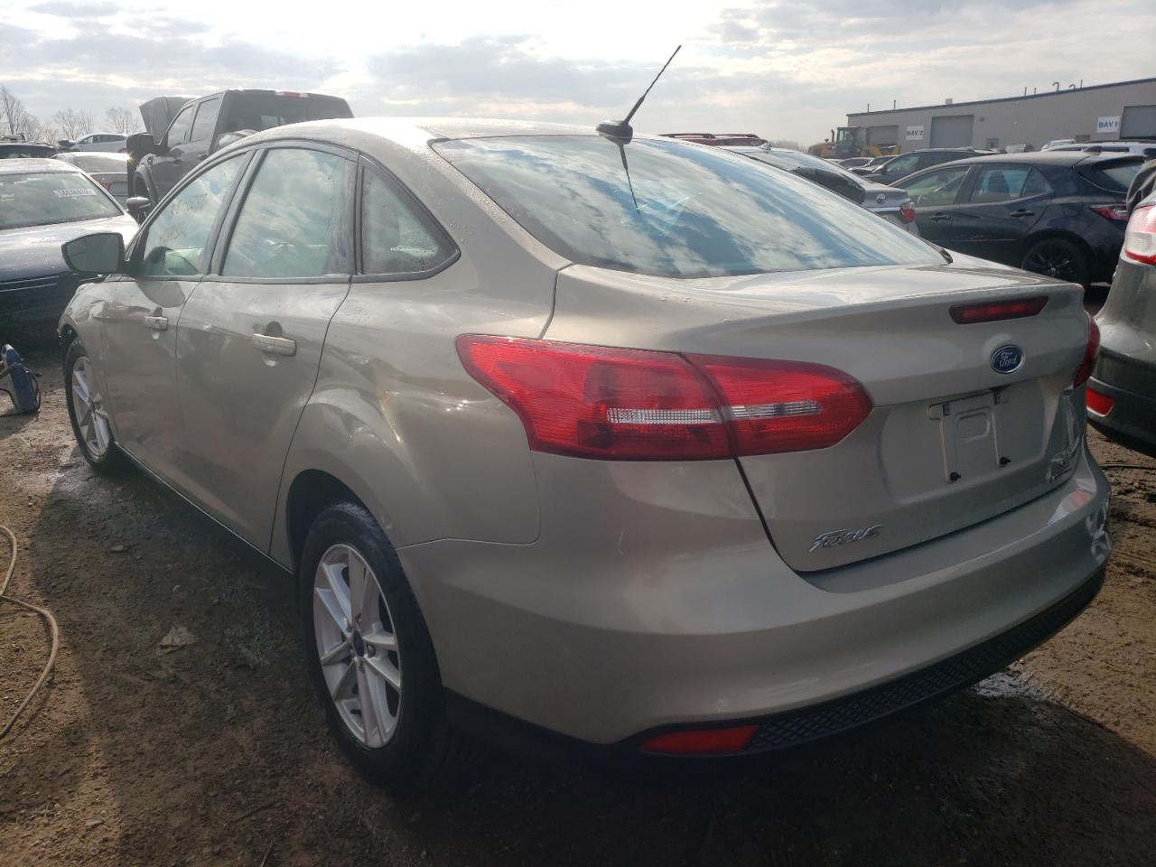 Photo 3 from auction – 2016 FORD FOCUS SE with VIN 1FADP3F2XGL358079