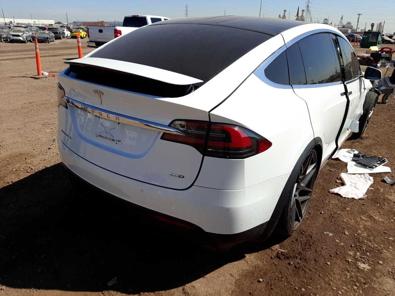 Photo 4 from auction – 2016 TESLA MODEL X with VIN 5YJXCBE21GF034312
