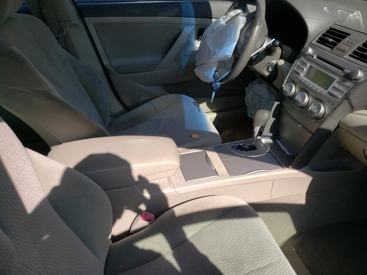 Photo 5 from auction – 2011 TOYOTA CAMRY BASE with VIN 4T1BF3EK1BU685524