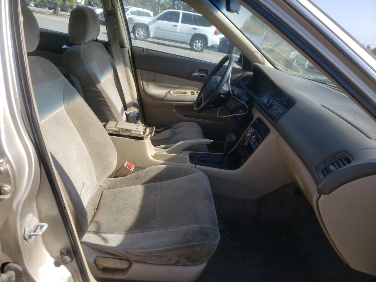 Photo 5 from auction – 1994 HONDA ACCORD LX with VIN JHMCD5639RC066007