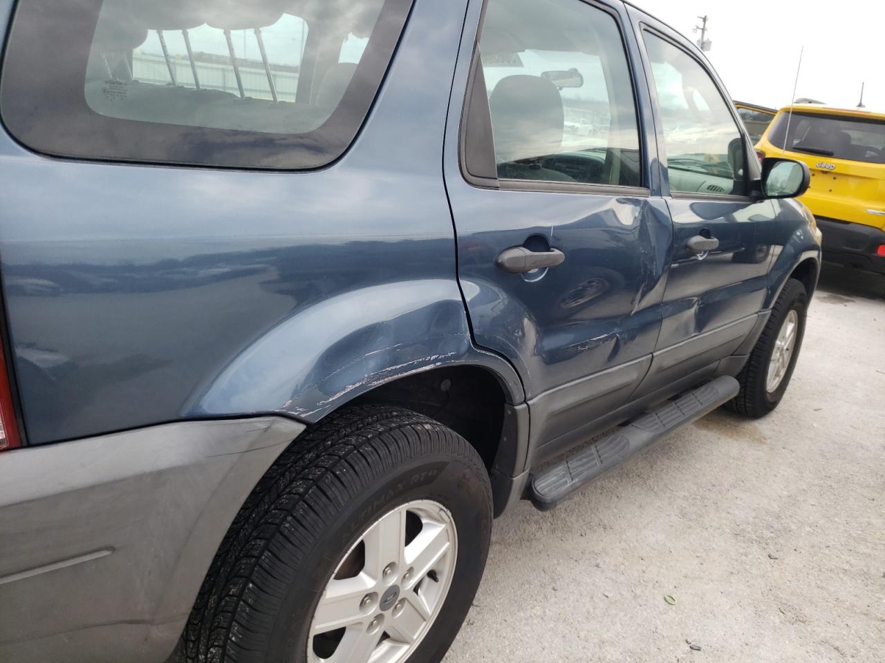 Photo 9 from auction – 2005 FORD ESCAPE XLS with VIN 1FMYU02Z65DA00132
