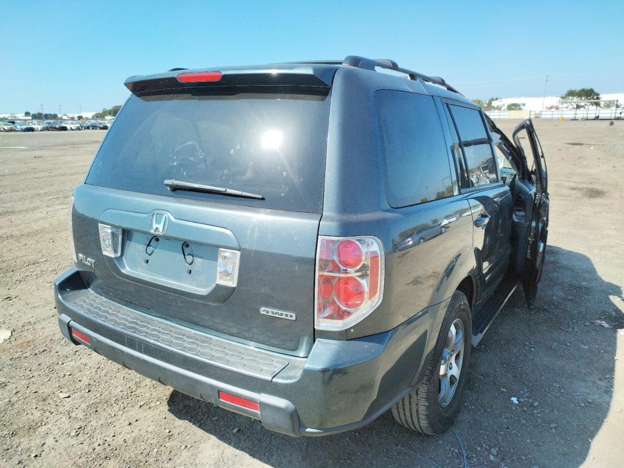 Photo 4 from auction – 2006 HONDA PILOT EX with VIN 2HKYF18596H500662
