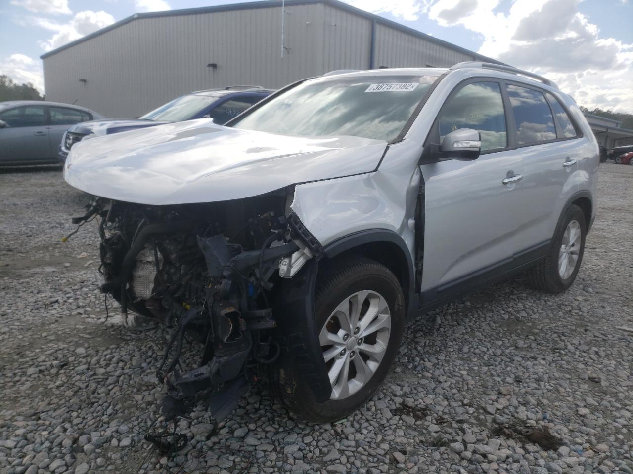 Photo 2 from auction – 2015 KIA SORENTO EX with VIN 5XYKU4A78FG551117