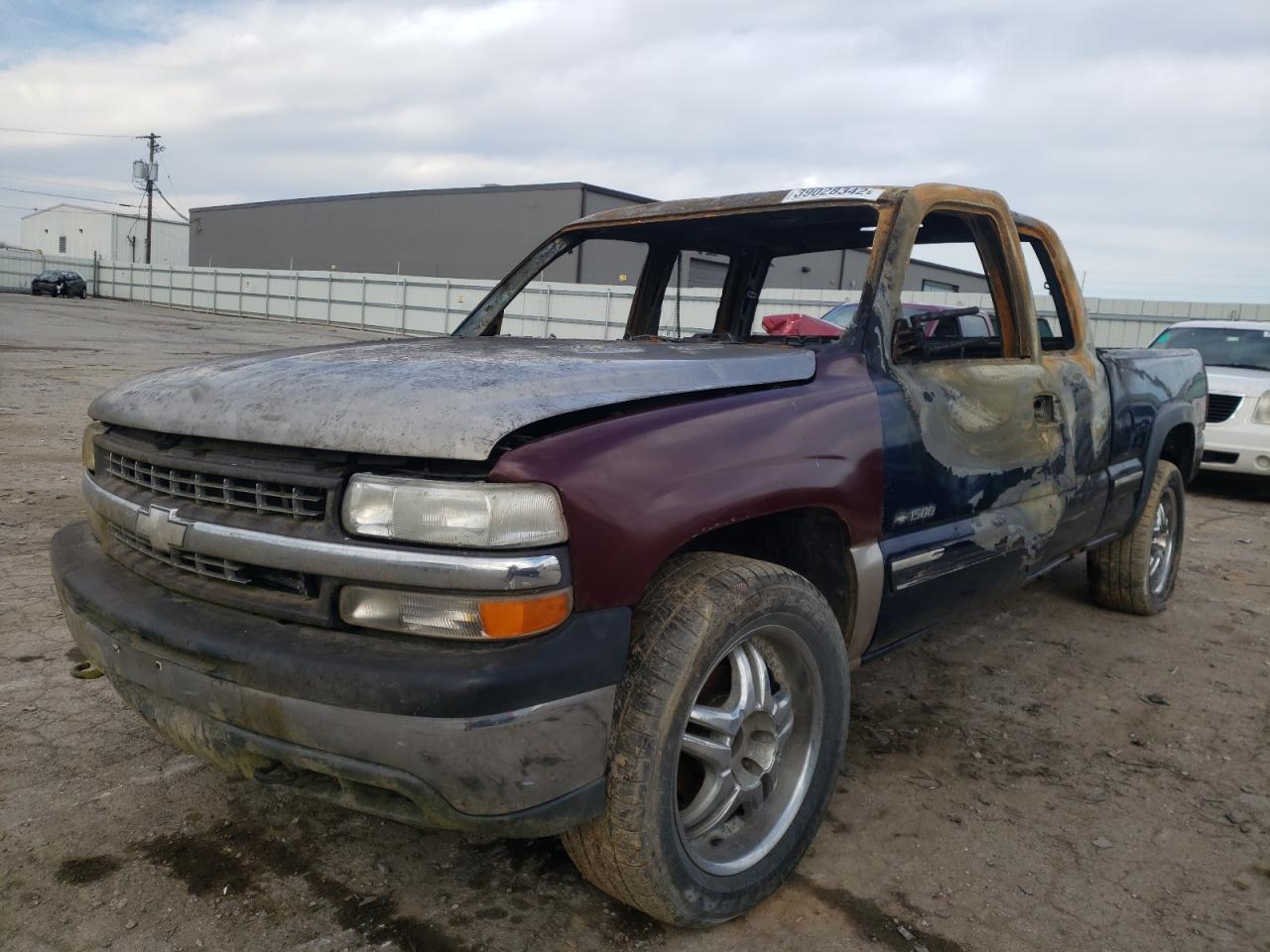 Photo 2 from auction – 2000 CHEVROLET SILVERADO with VIN 2GCEK19T5Y1190817