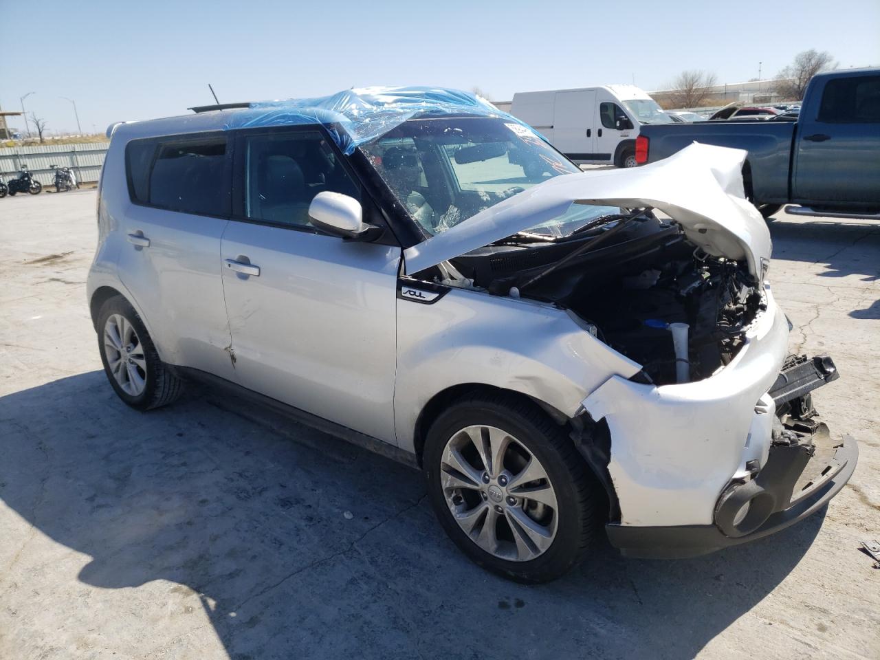 KIA SOUL + 2015 with VIN KNDJP3A53F7757938 - Photo from auction