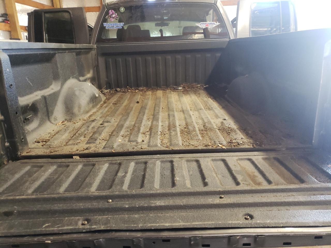 Photo 9 from auction – 2004 FORD F150 with VIN 1FTPX14564FA32749