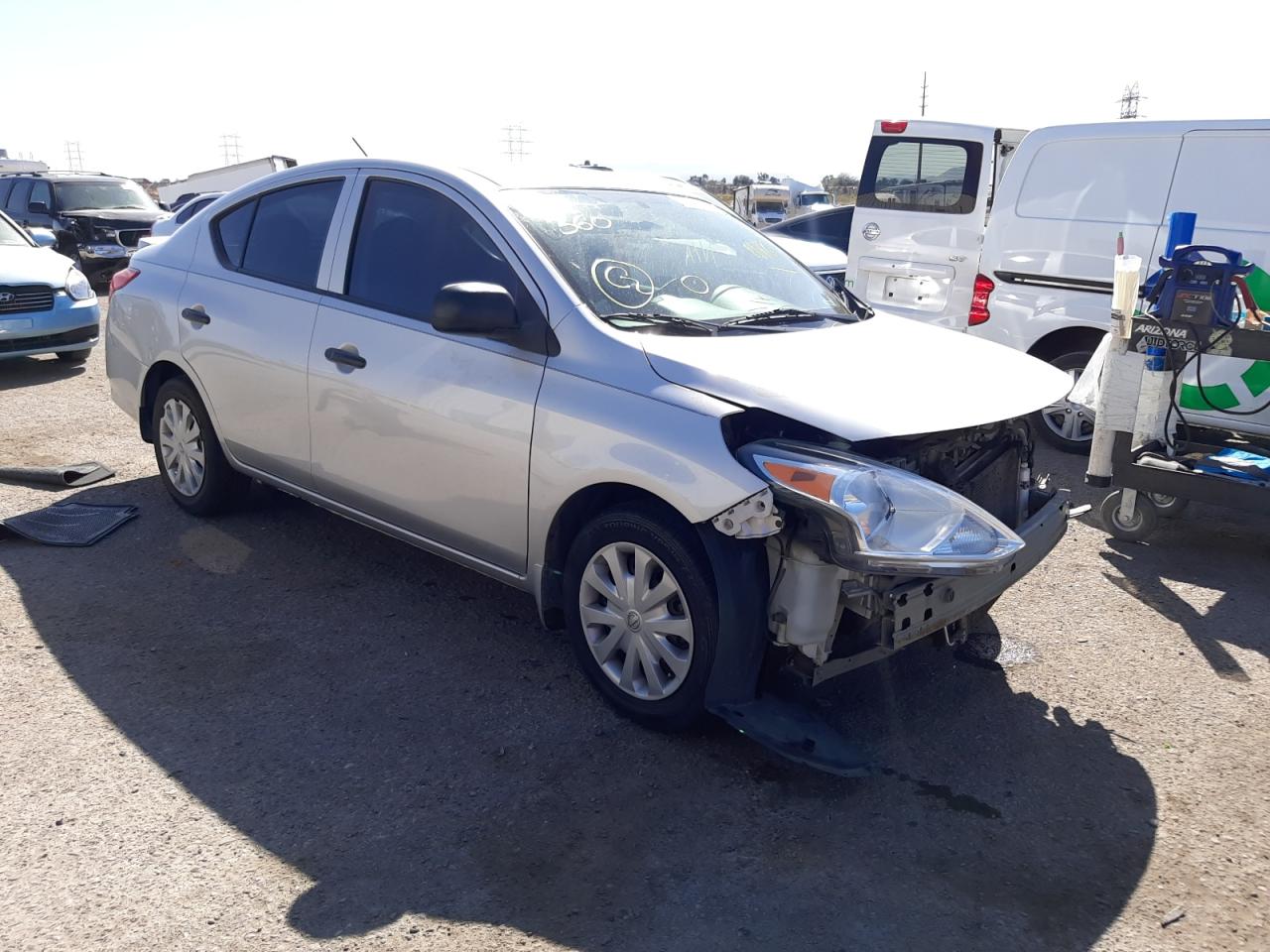 NISSAN VERSA S 2015 с VIN 3N1CN7AP1FL850320 - Фото с аукциона