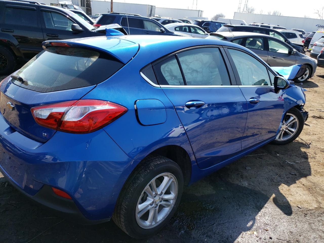 Photo 4 from auction – 2018 CHEVROLET CRUZE LT with VIN 3G1BE6SM9JS615243