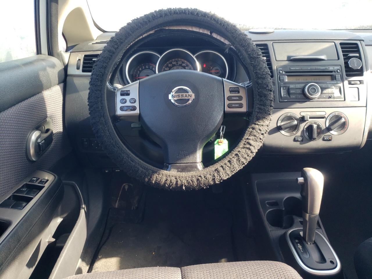 Photo 9 from auction – 2007 NISSAN VERSA S with VIN 3N1BC13E67L353257