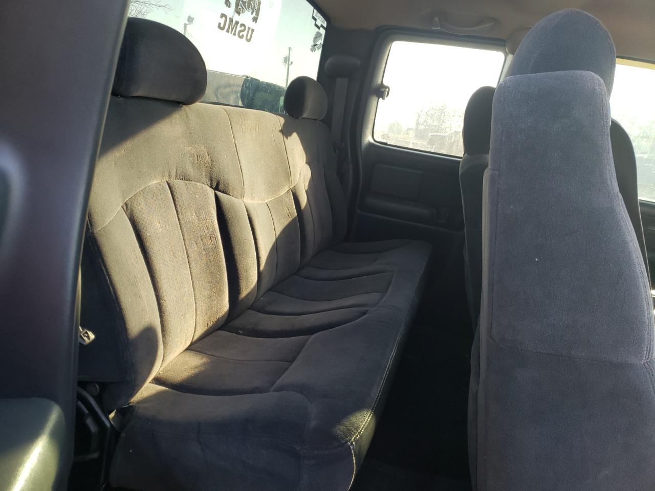 Photo 6 from auction – 2000 CHEVROLET SILVERADO with VIN 1GCEC19V7YZ337662