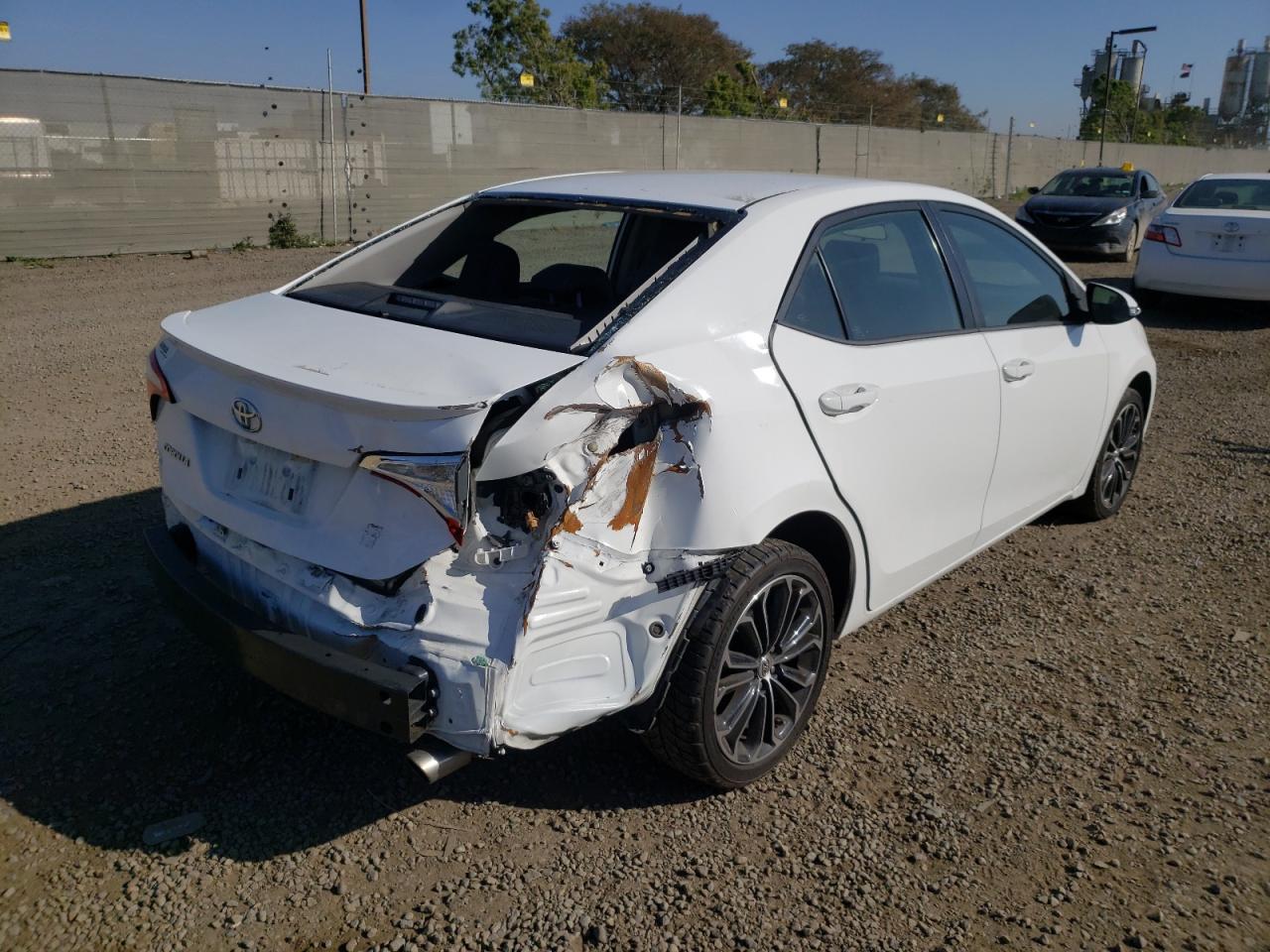 Photo 4 from auction – 2015 TOYOTA COROLLA L with VIN 5YFBURHE8FP350105