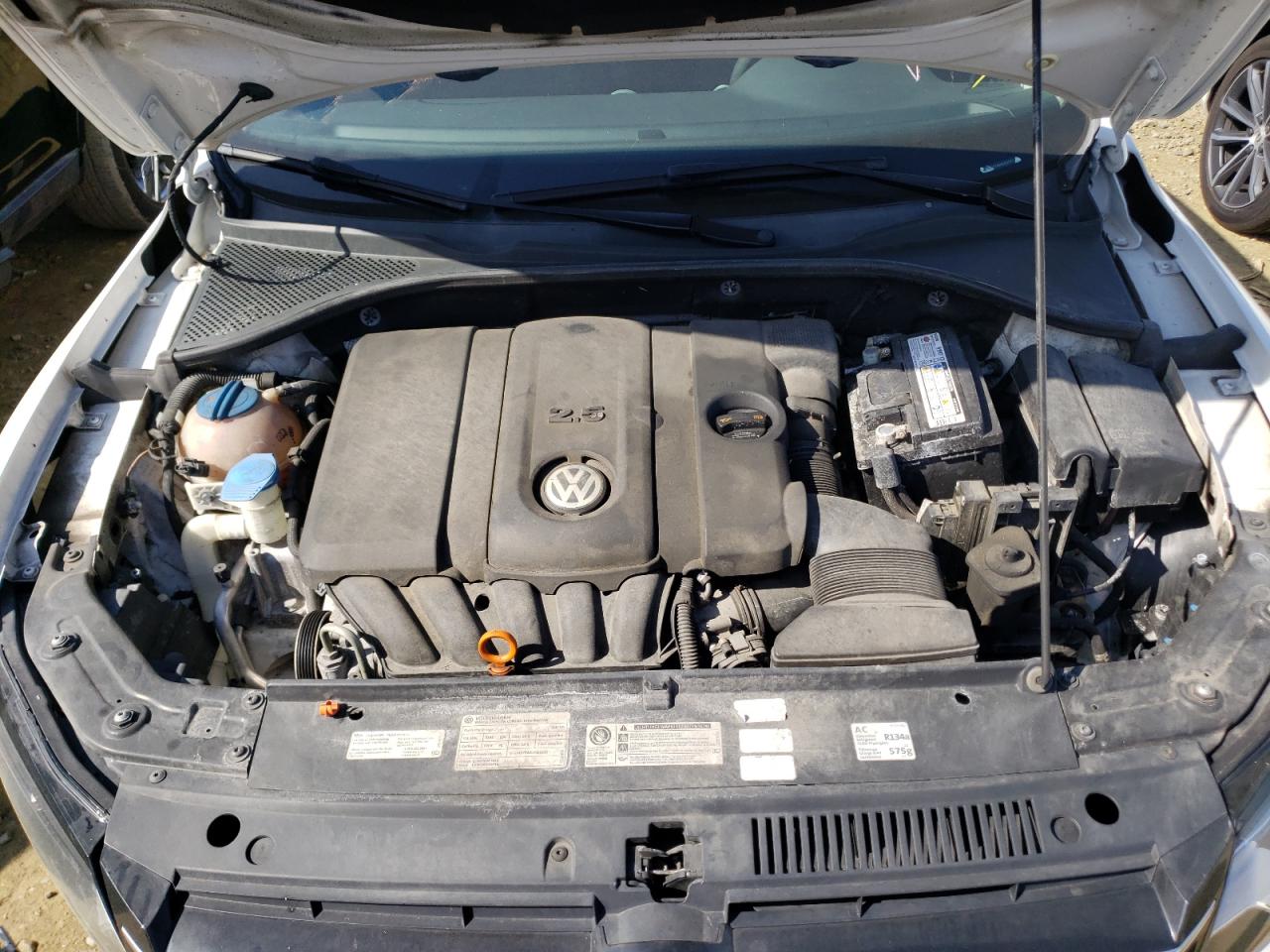 Photo 7 from auction – 2012 VOLKSWAGEN PASSAT S with VIN 1VWAP7A34CC014713