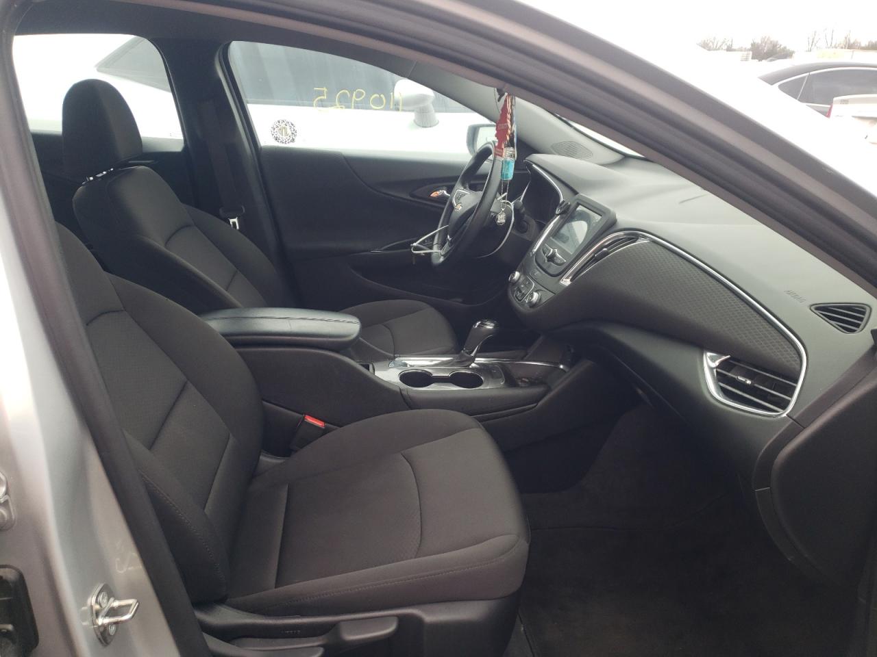 Photo 5 from auction – 2018 CHEVROLET MALIBU LT with VIN 1G1ZD5ST3JF256818