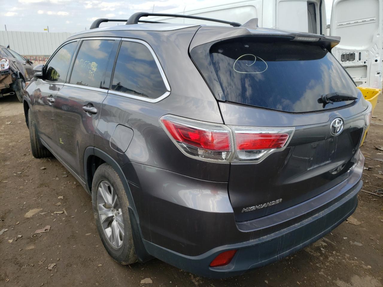 Photo 3 from auction – 2015 TOYOTA HIGHLANDER with VIN 5TDJKRFH9FS167091