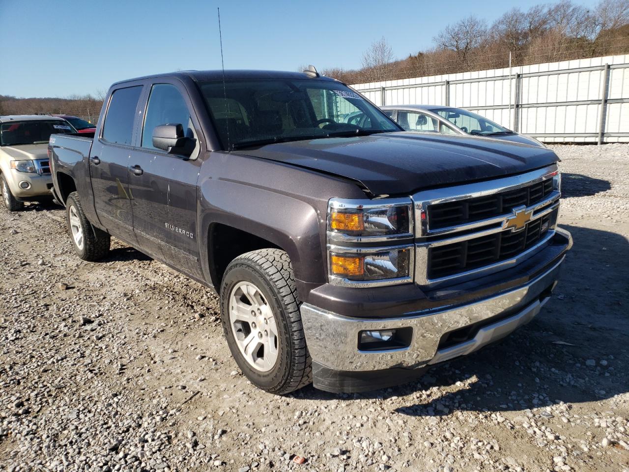 CHEVROLET SILVERADO 2015 with VIN 3GCUKREC4FG296132 - Photo from auction