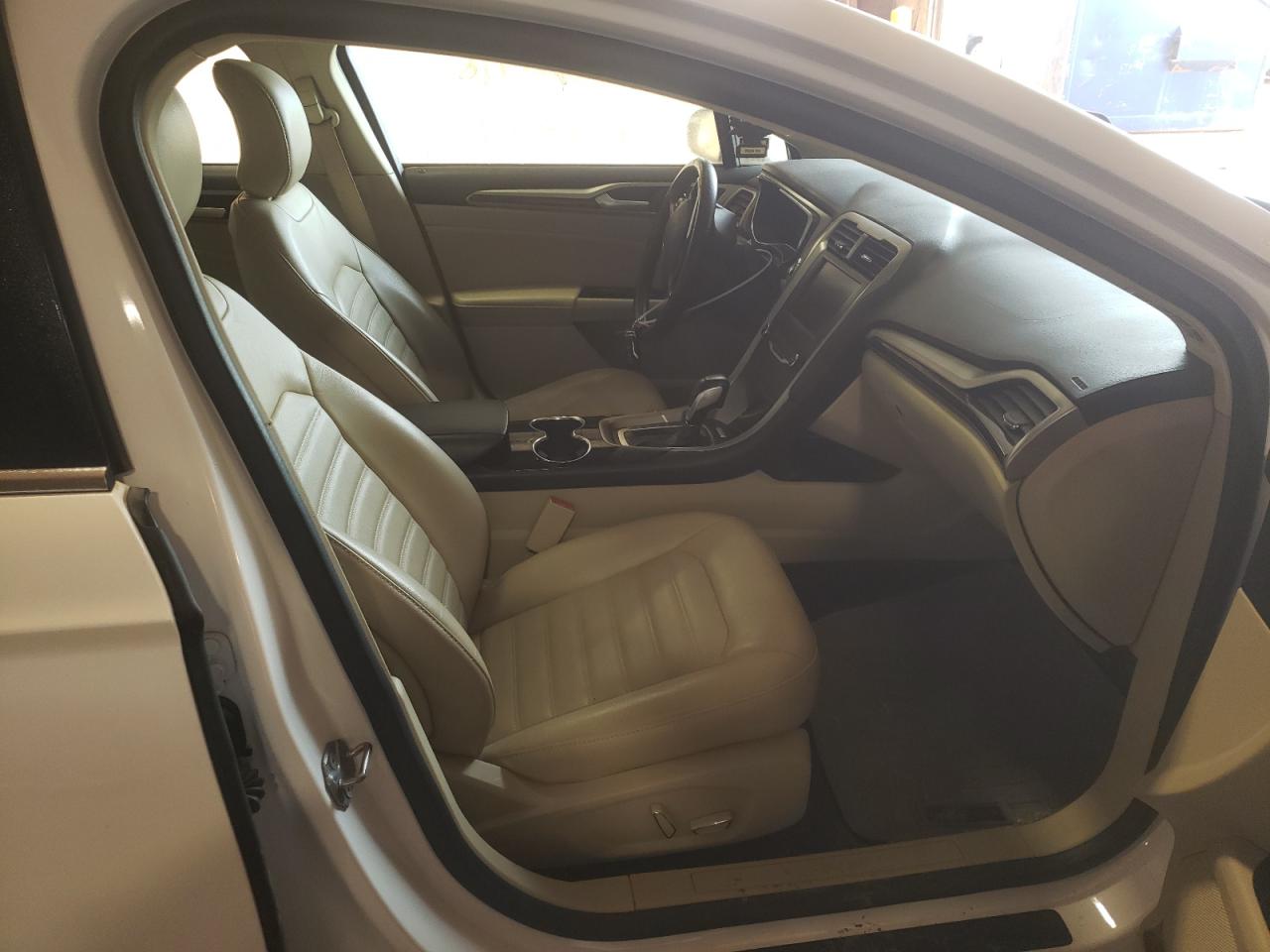 Photo 5 from auction – 2015 FORD FUSION SE with VIN 3FA6P0H90FR292322