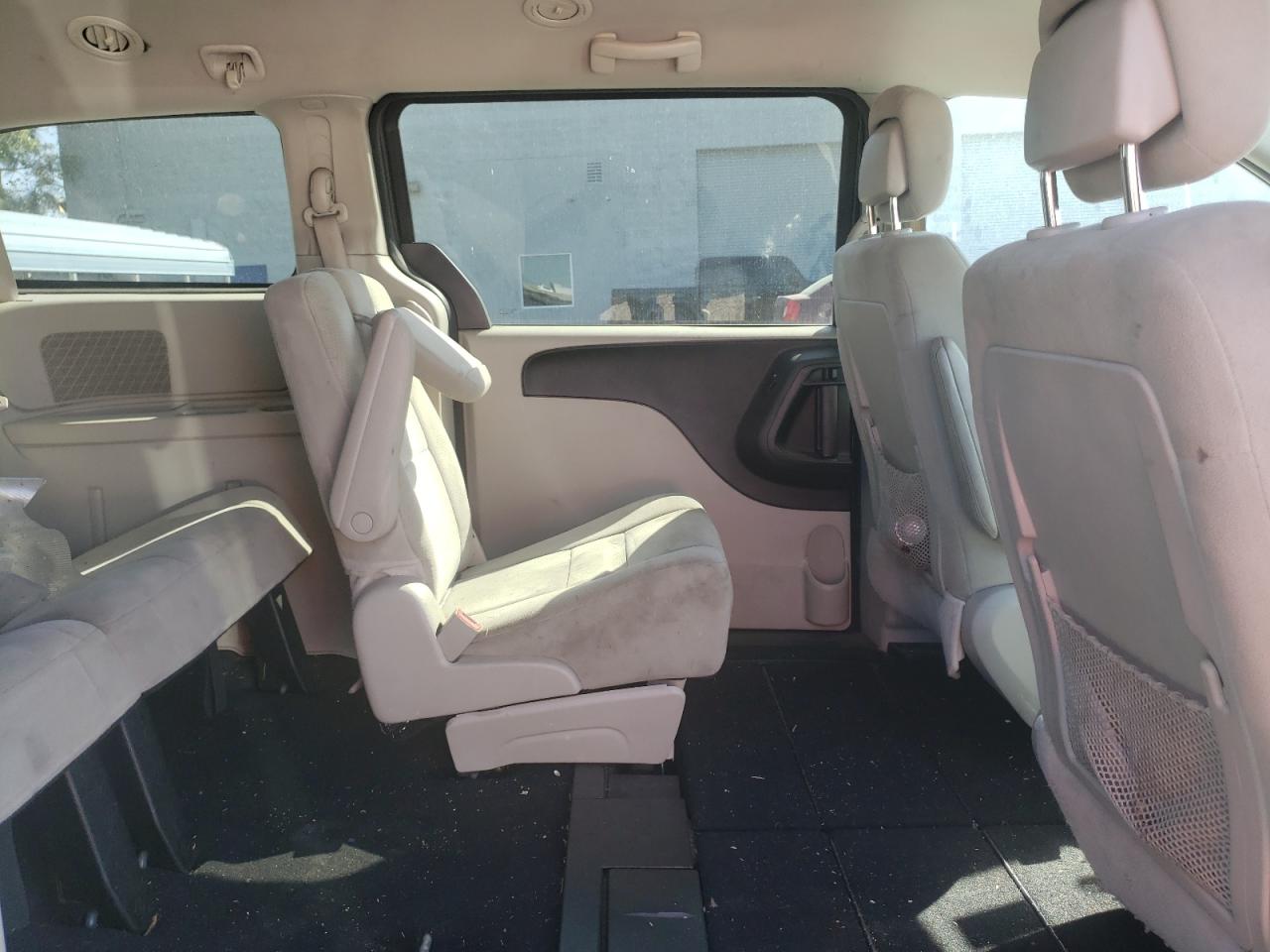 Photo 6 from auction – 2012 DODGE GRAND CARA with VIN 2C4RDGCG6CR274732