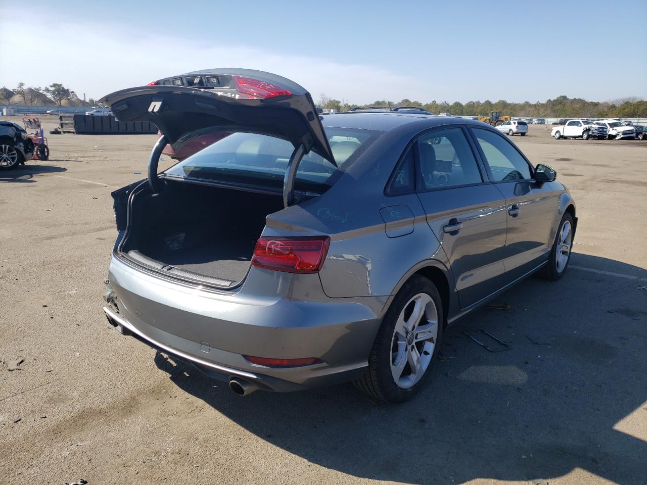 Foto 4 de la subasta – 2018 AUDI A3 PREMIUM con VIN WAUB8GFF3J1031550