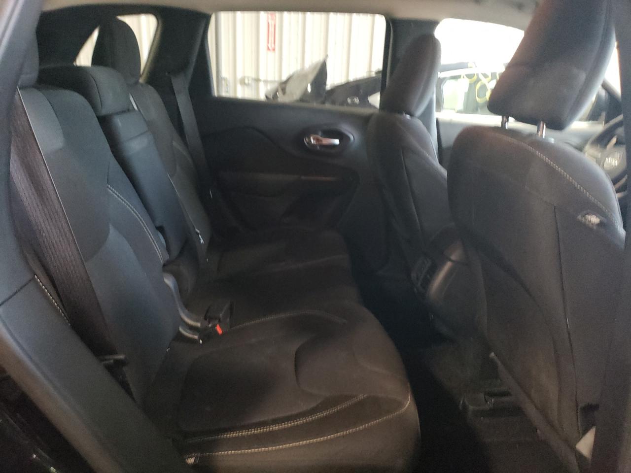 Photo 6 from auction – 2016 JEEP CHEROKEE L with VIN 1C4PJMCB4GW359116