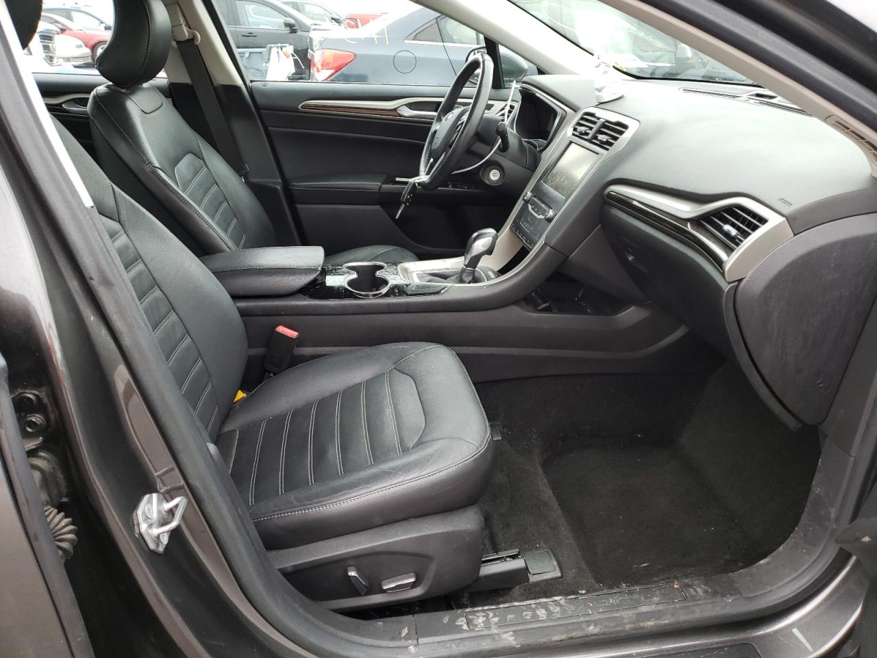 Photo 5 from auction – 2015 FORD FUSION SE with VIN 3FA6P0HD4FR219166