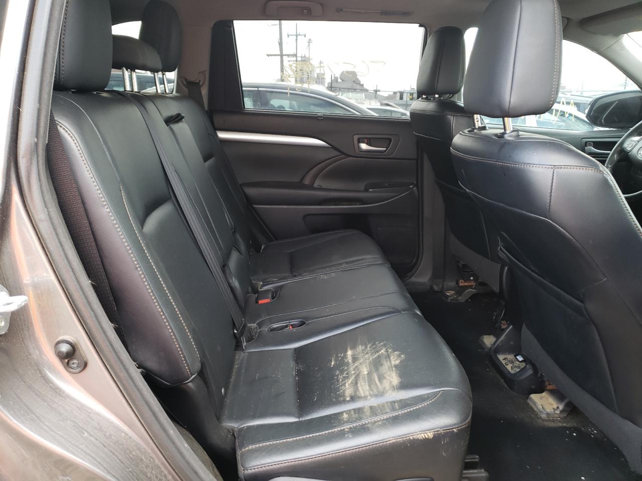 Foto 6 de la subasta – 2015 TOYOTA HIGHLANDER con VIN 5TDJKRFH9FS167091