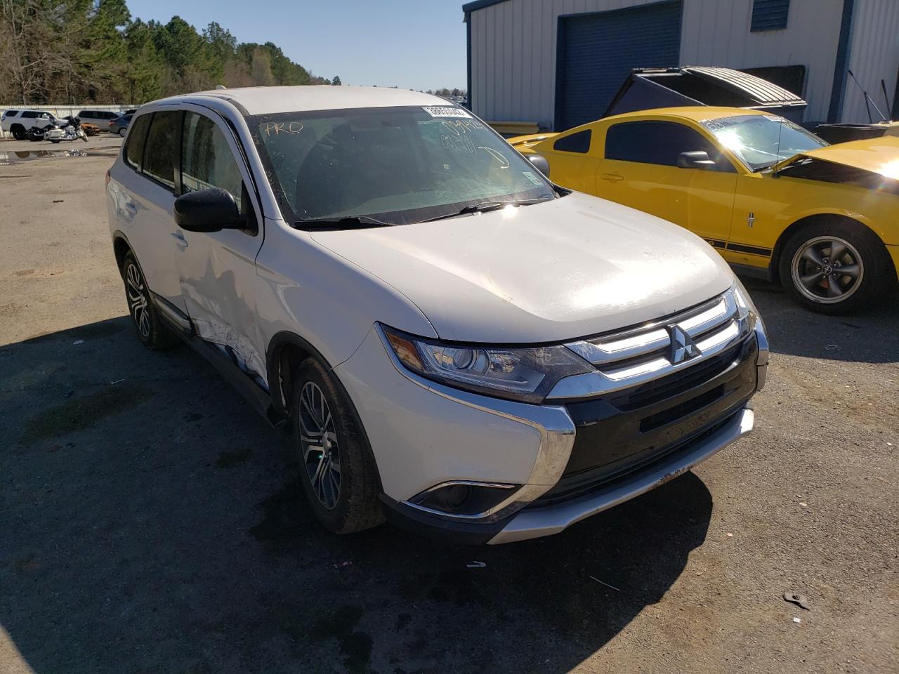 MITSUBISHI OUTLANDER 2017 with VIN JA4AZ2A33HZ039424 - Photo from auction