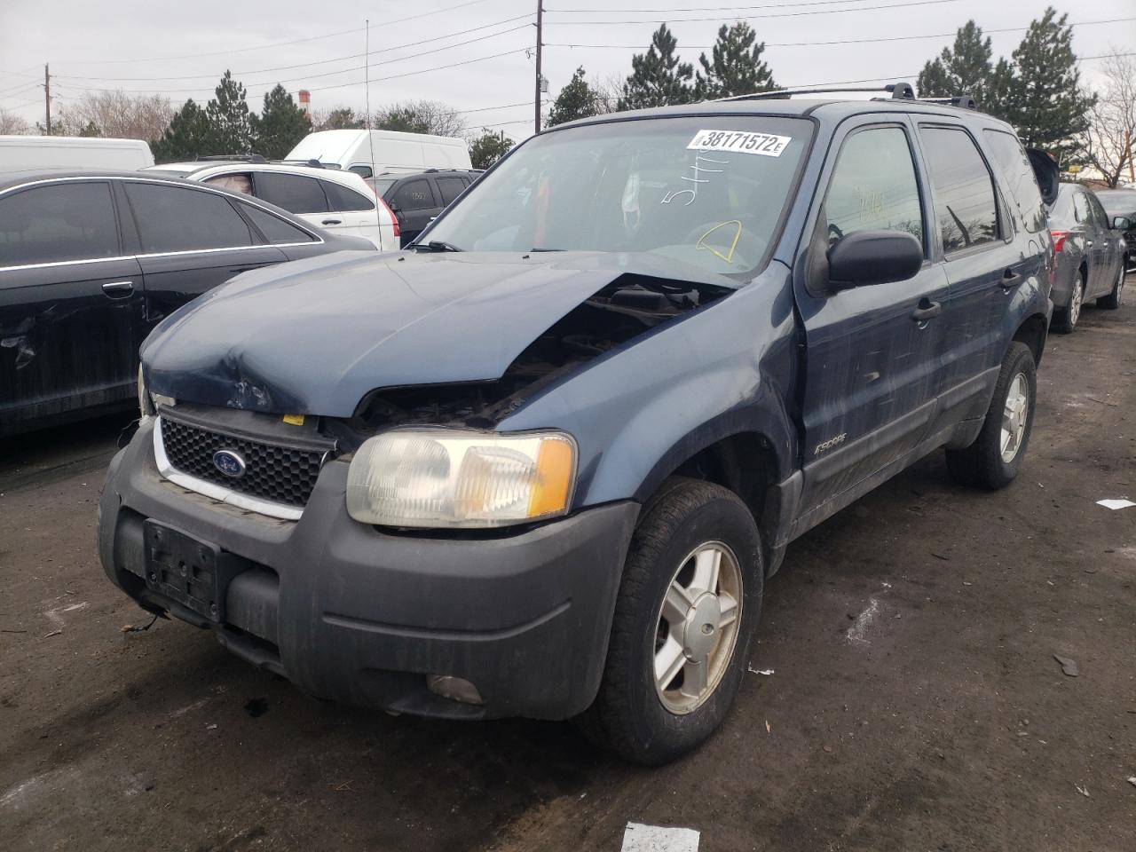 Photo 2 from auction – 2001 FORD ESCAPE XLT with VIN 1FMYU04B81KE99103
