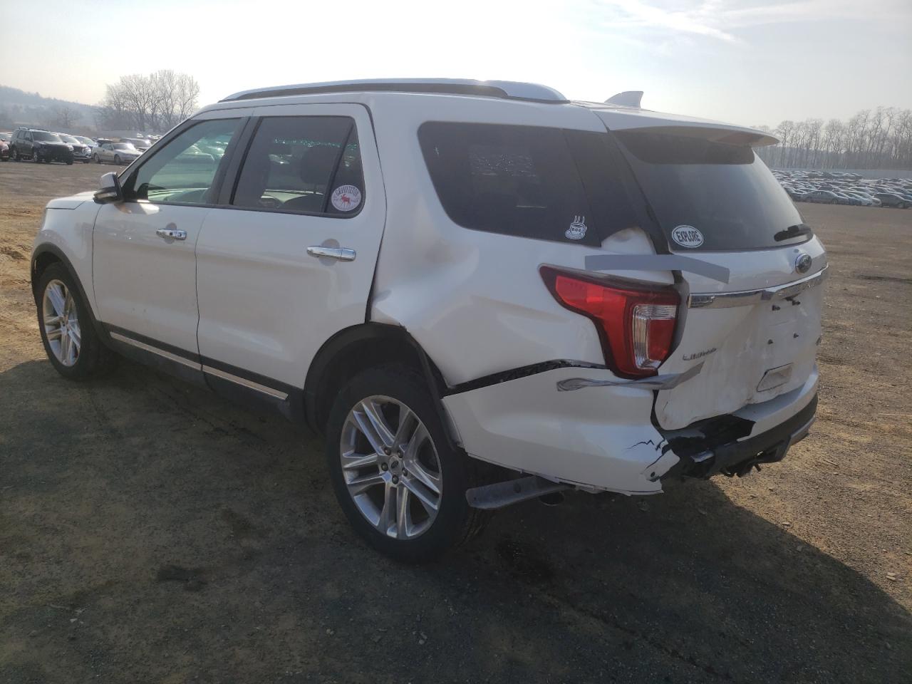 Photo 3 from auction – 2016 FORD EXPLORER L with VIN 1FM5K8F8XGGC83547