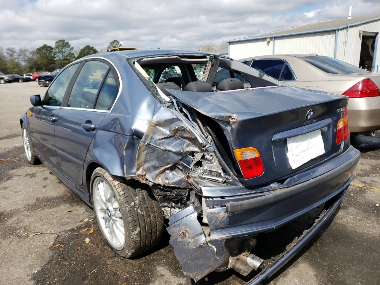 Photo 3 from auction – 2003 BMW 330 I with VIN WBAEV53493KM30554