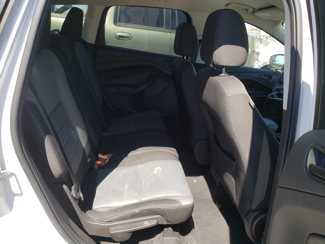 Zdjęcie 6 z aukcji – 2017 FORD ESCAPE S z VIN 1FMCU0F78HUB05276