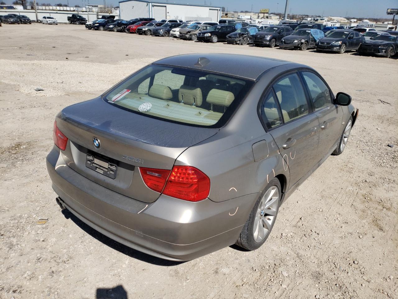 Photo 4 from auction – 2011 BMW 328 I with VIN WBAPH7C53BE682625