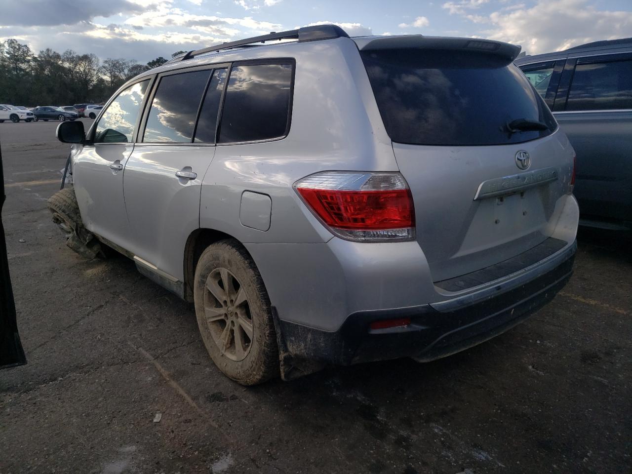 Photo 3 from auction – 2013 TOYOTA HIGHLANDER with VIN 5TDZK3EH2DS102484