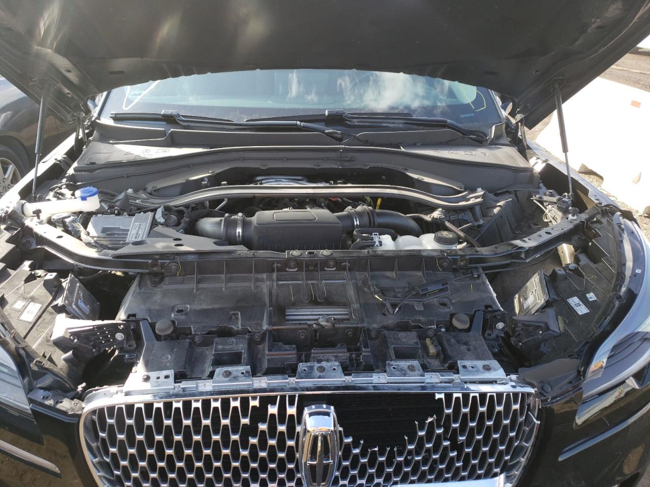 Photo 7 from auction – 2022 LINCOLN AVIATOR with VIN 5LM5J0XC2NGL01721