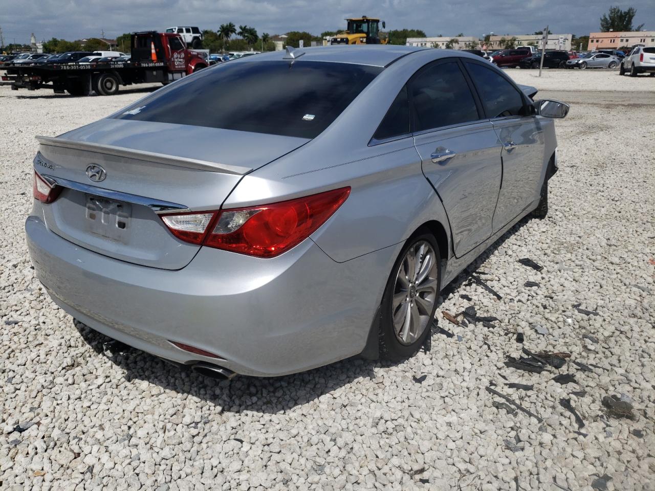 Photo 4 from auction – 2012 HYUNDAI SONATA SE with VIN 5NPEC4AC5CH501115