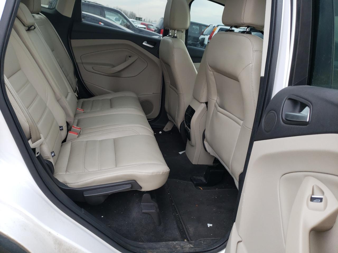 Photo 6 from auction – 2017 FORD ESCAPE SE with VIN 1FMCU0GD4HUB41986