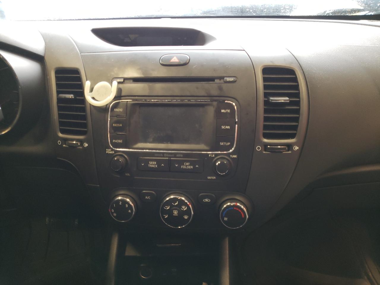 Photo 9 from auction – 2016 KIA FORTE LX with VIN KNAFX4A69G5607329